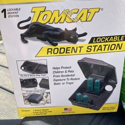 3 Tomcat Lockable Rodent Stations plus EXTRAS