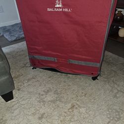 Deluxe Rolling  Ornament  Chest 150 Piece  2  Pieces