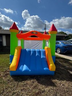 Bounce house 9 ft tall