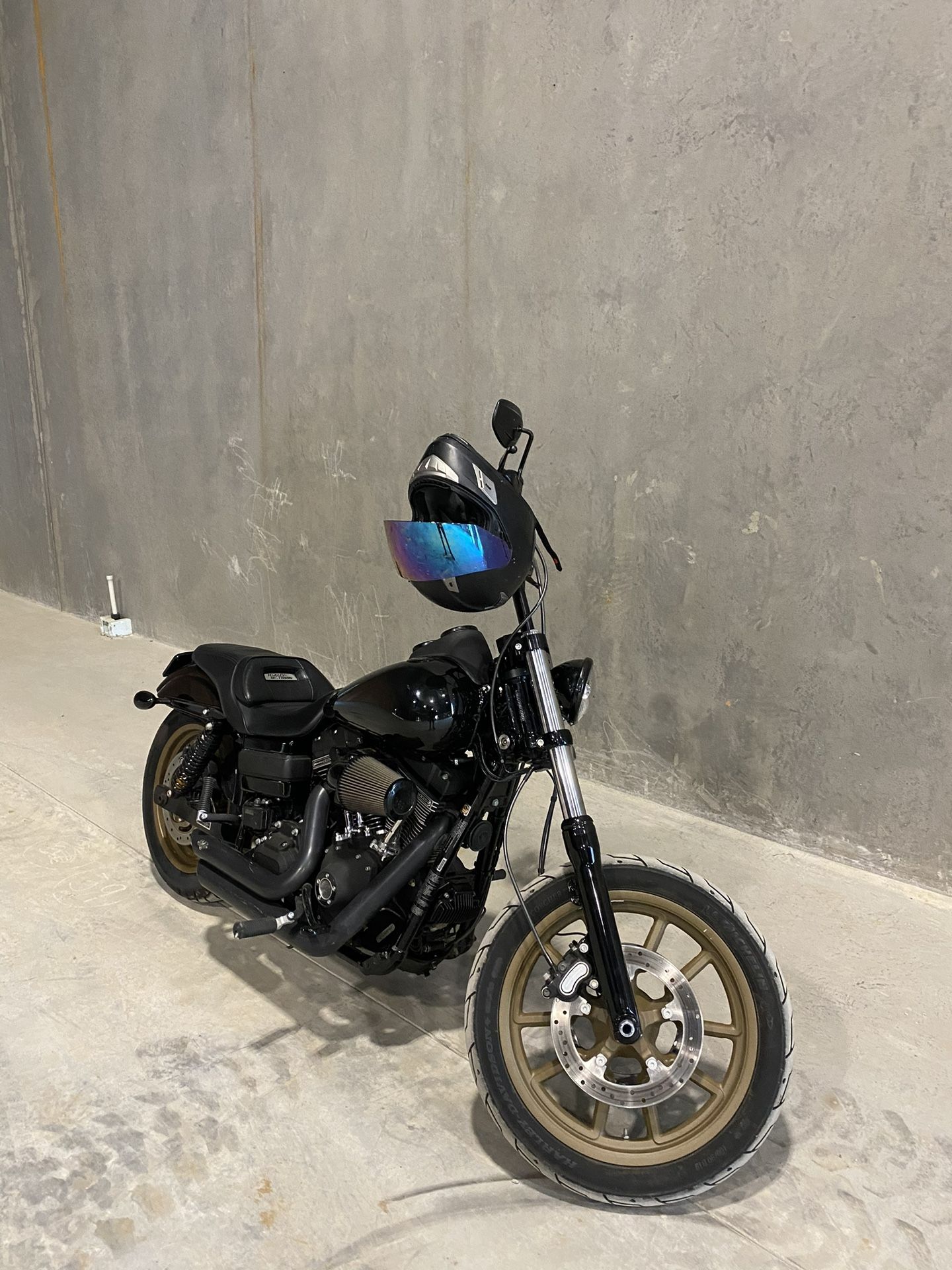2016 Harley Davidson FXDLS