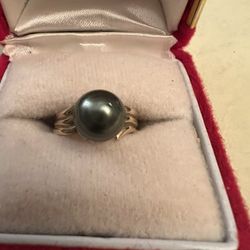14K Yellow Gold Woman Ring W/pearl