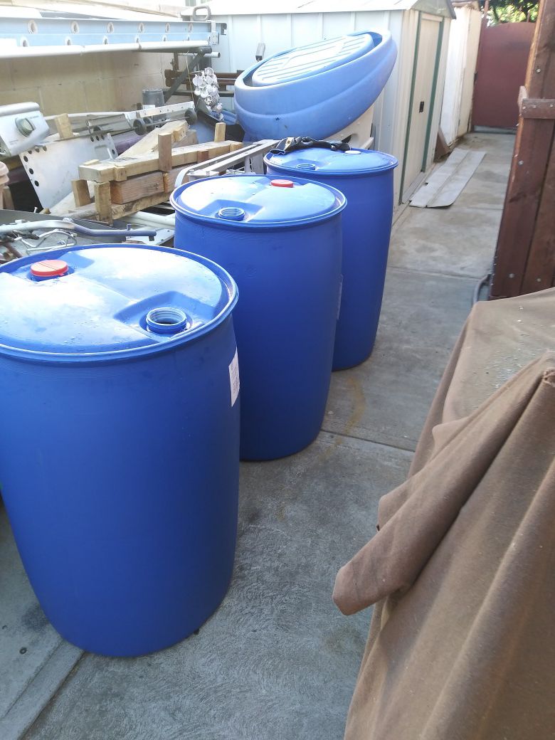 Plastic drums 55 gallon capacity