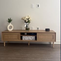 Tv Console Table. Entertainment Center 