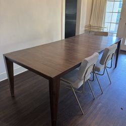 Dining Room Table And Chairs 