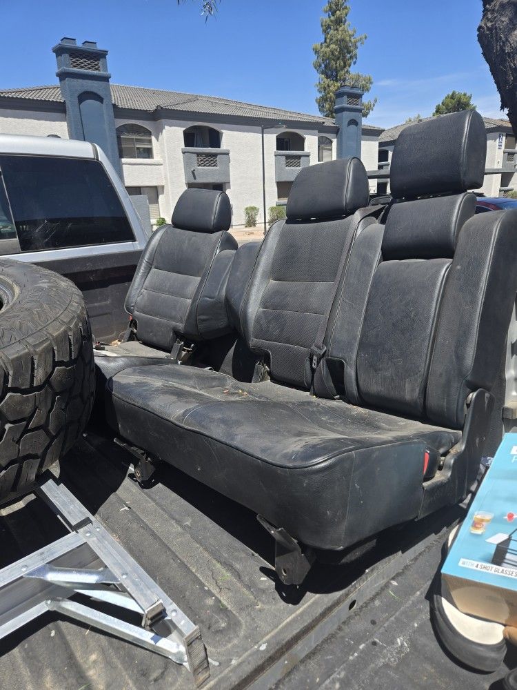Ford SUV Middle Seat