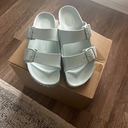 Woman Shoe lot Size 7.5 Lot
