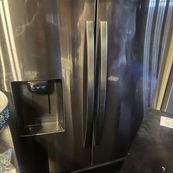 Appliances Refrigerator Regular Size And Smalls , Dishwasher And Dryer 