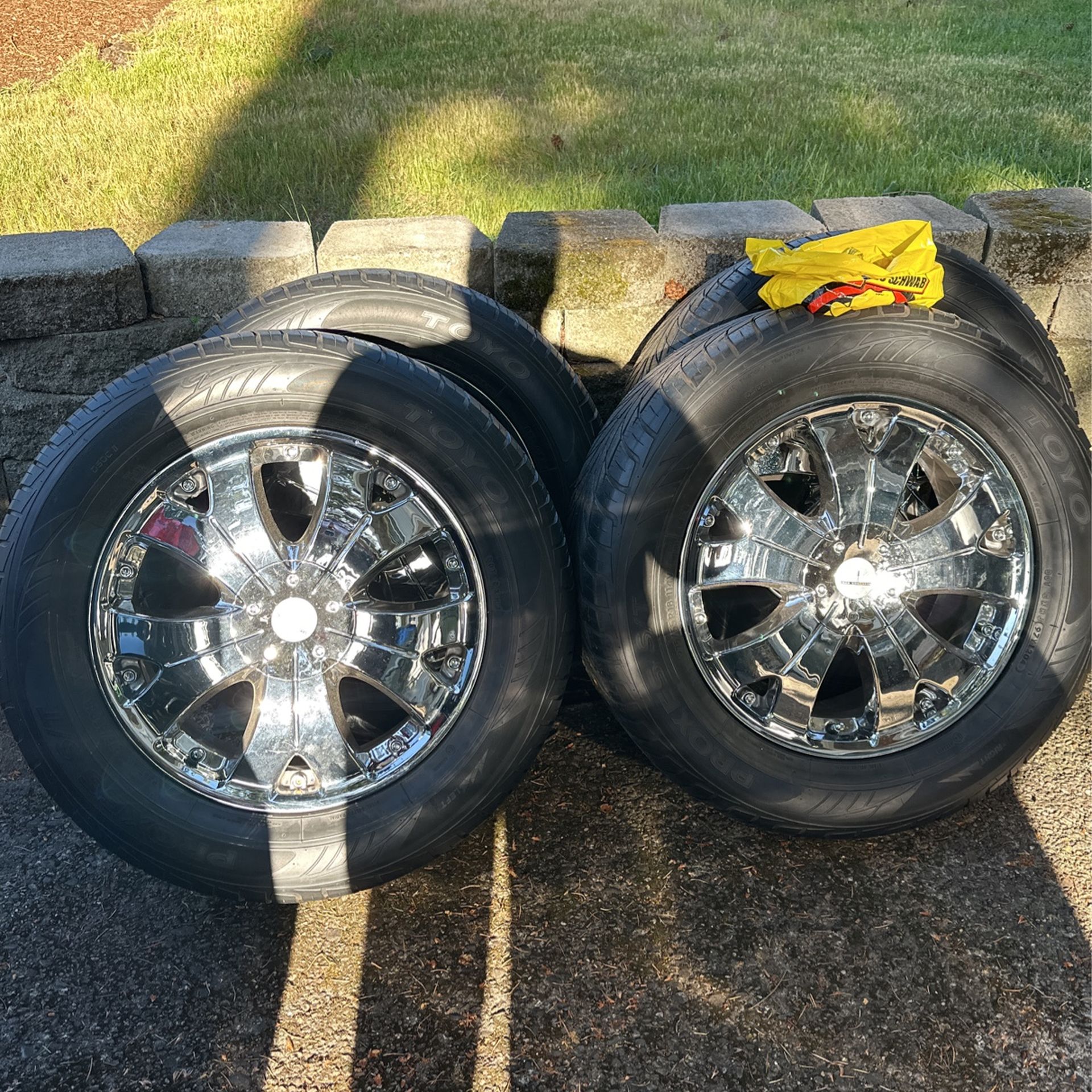 Toyo Tires With Lug Nuts