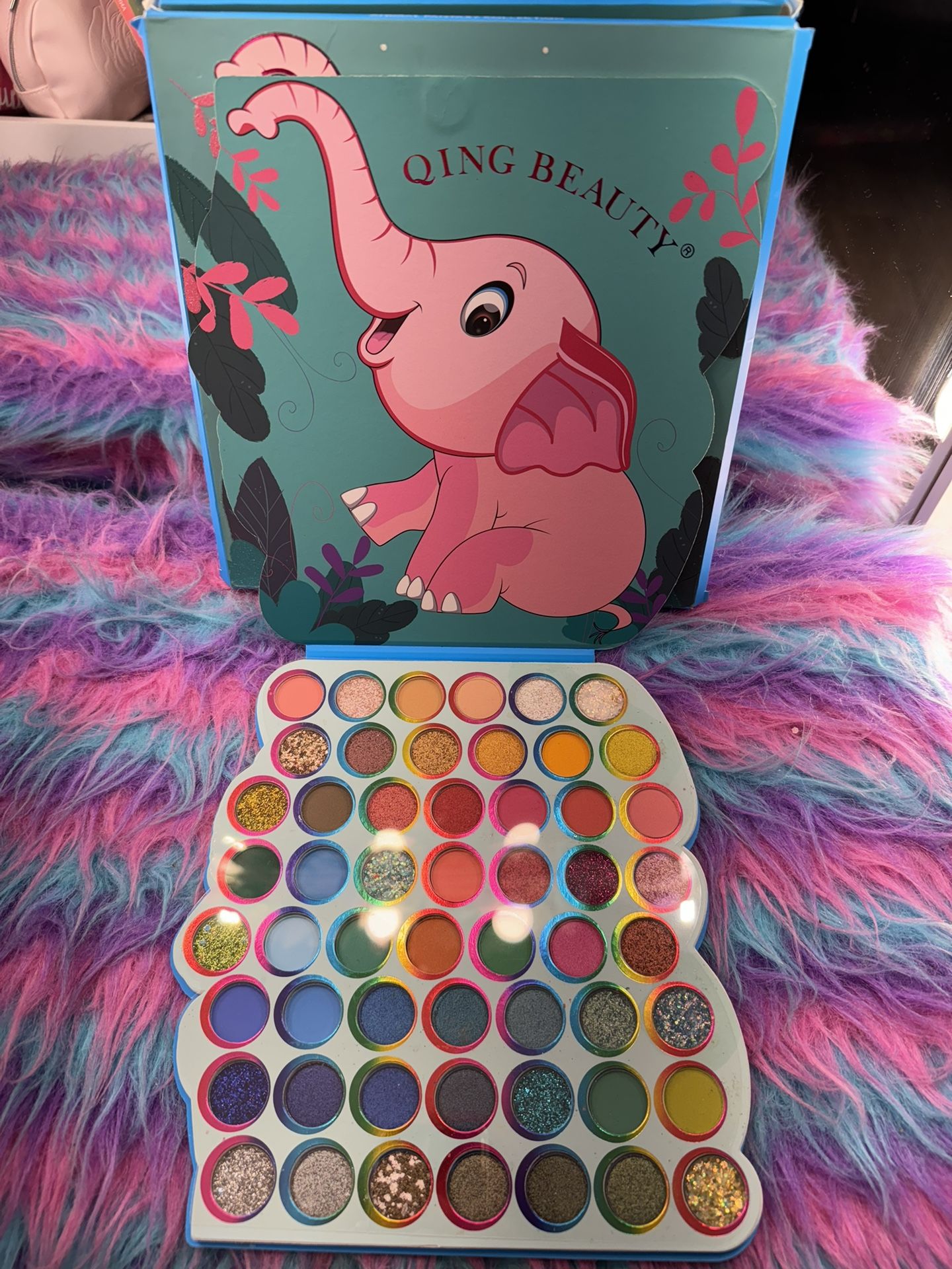 Baby Pink Elephant 🐘 Cute Eyeshadow Palette 🎨 With Beautiful Glitter ✨ Eyeshadow Colors / Bright Colors 💞