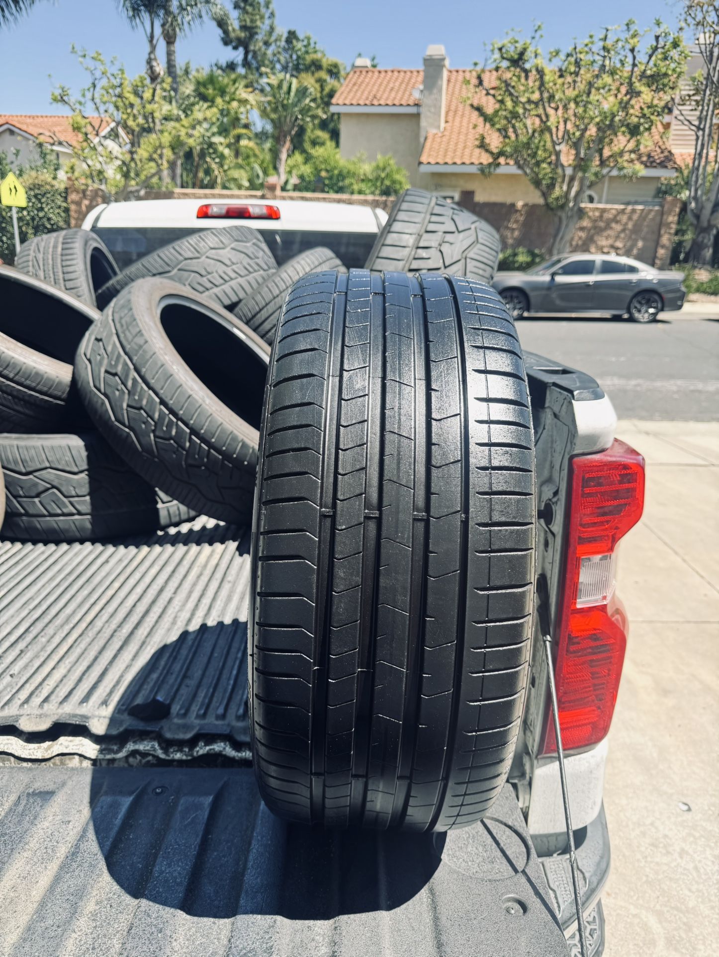 255/35/21 Pirelli Pzero Semi New Condition (1)