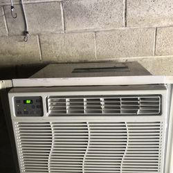 Very Good Condition GE Air Conditioner