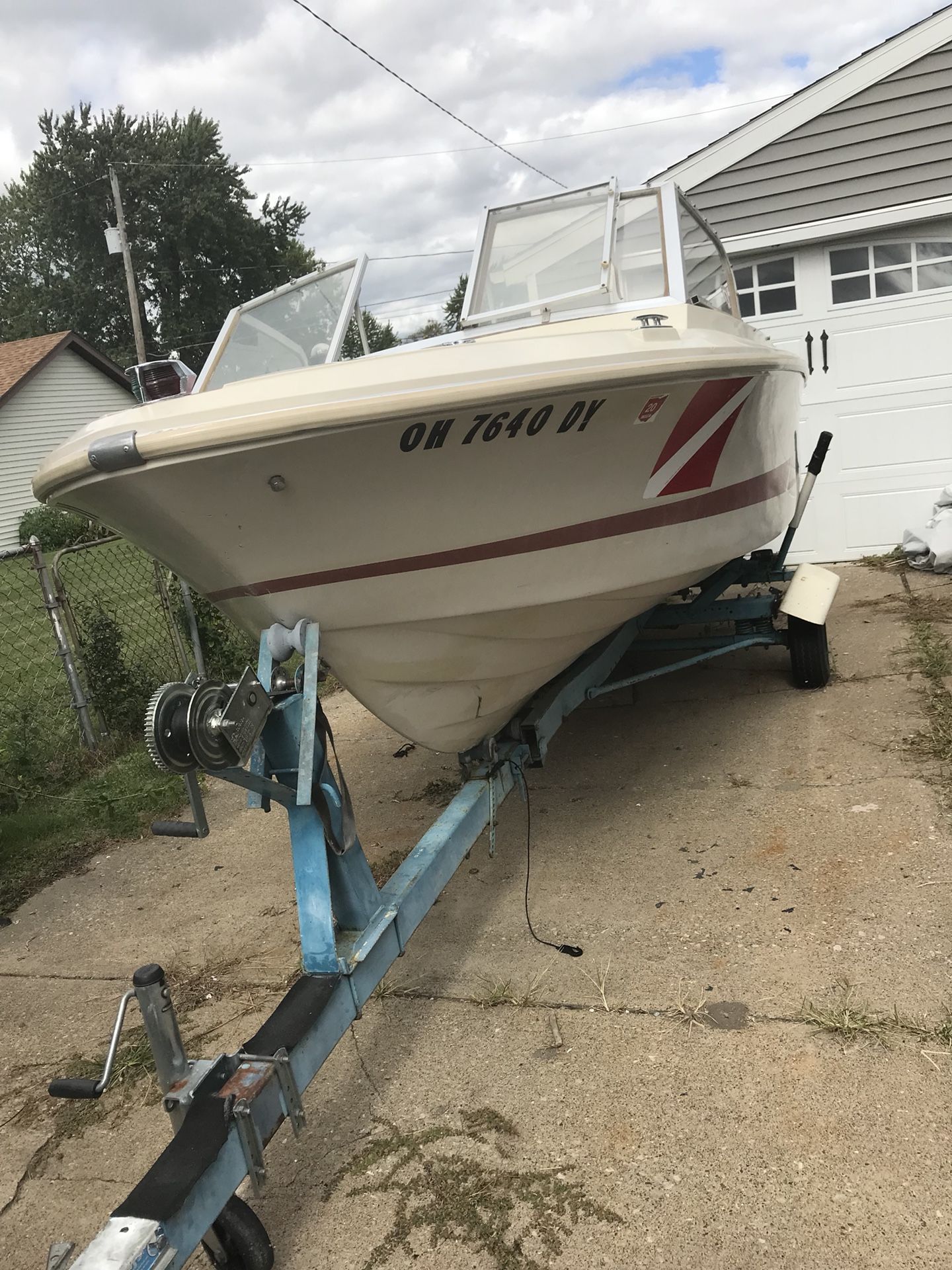 16-17 ft Larson boat