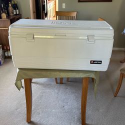 Igloo 128 Quart Marine Grade Cooler Like New