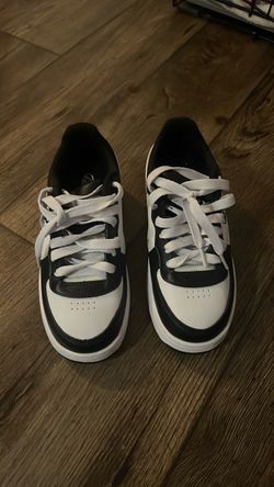 Black and White Low-Top Heelys