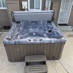 Calspa Hot Tub Jacuzzi 