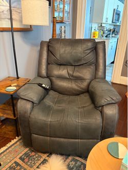Chair Recliner (It’s Free)