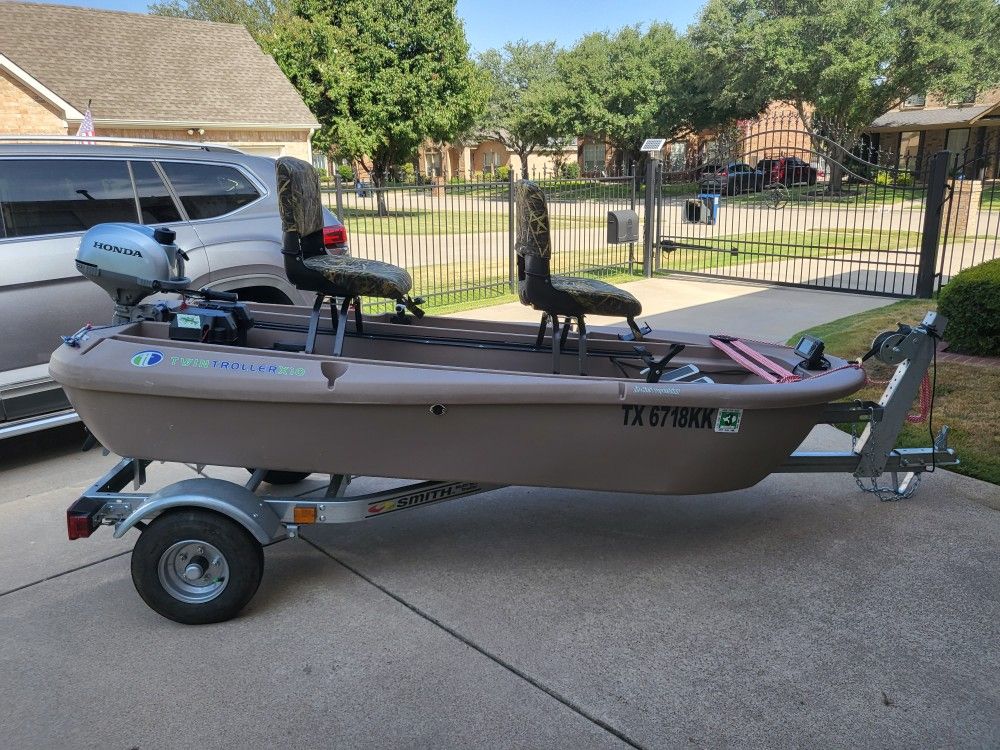 2021 Freedom Electric Marine Twin Troller X10 Adventure Package for