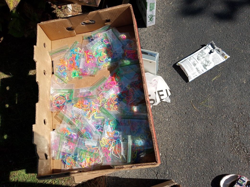 400+ Silly Bands