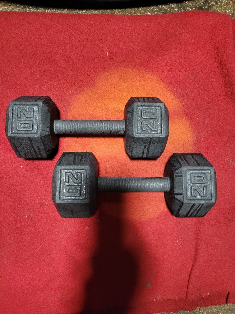SET OF 20LB. HEXHEAD DUMBBELLS TOTAL 40LBs 11525 S HALSTED DUNKIN DONUTS/7111.S WESTERN WALGREENS
40$ CASH ONLY AS IS