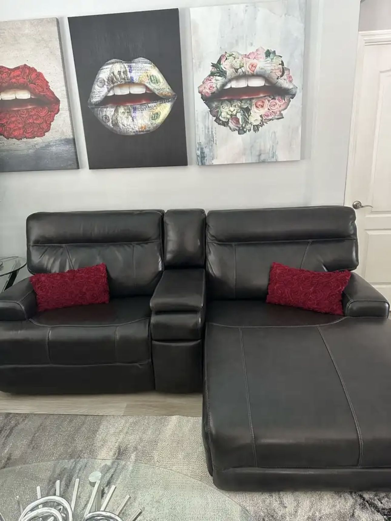 Beautiful Leather Reclining Sofas and Chaise