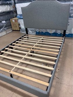 (NEW IN BOX) Beautiful King Size Grey Linen Fabric Platform Bed Frame