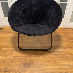 Black Saucer Chair 