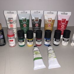 Set of 16 Acrylic Paints Different Colors 