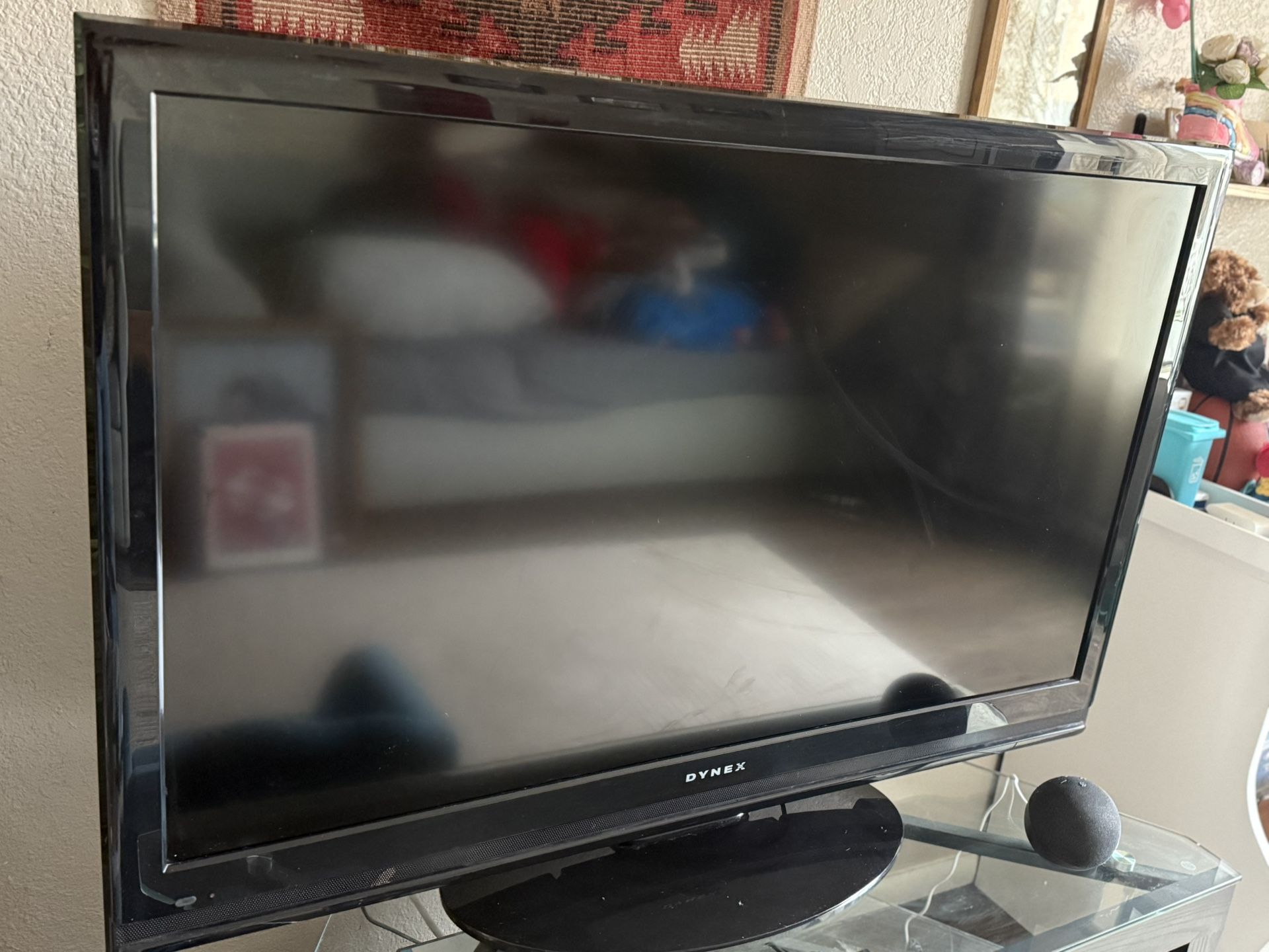 Dynex DX-L42-10A - 42" LCD TV