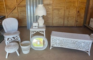 White Wicker  Furniture Set