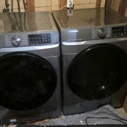 Samsung Smart Washer And Dryer Set 