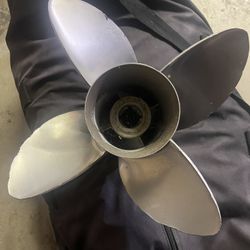 22 Pitch Bravo Prop
