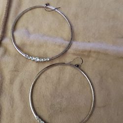 Hoops earrings