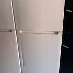 REFRIGERATOR New! 💯