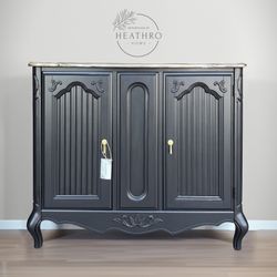 Two-door vintage cabinet 