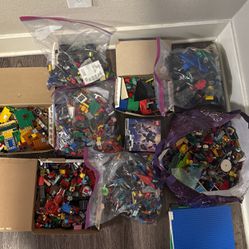 1000s Of Loose Lego Pieces
