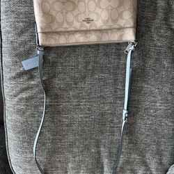 Coach Crossbody Purse ! 