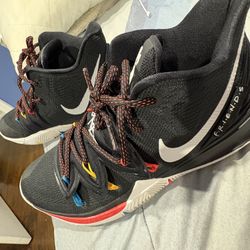 FRIENDS KYRIES SIZE 13 NO BOX PICK UP AT BRENTWOOD