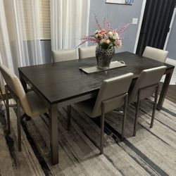 Dining table set