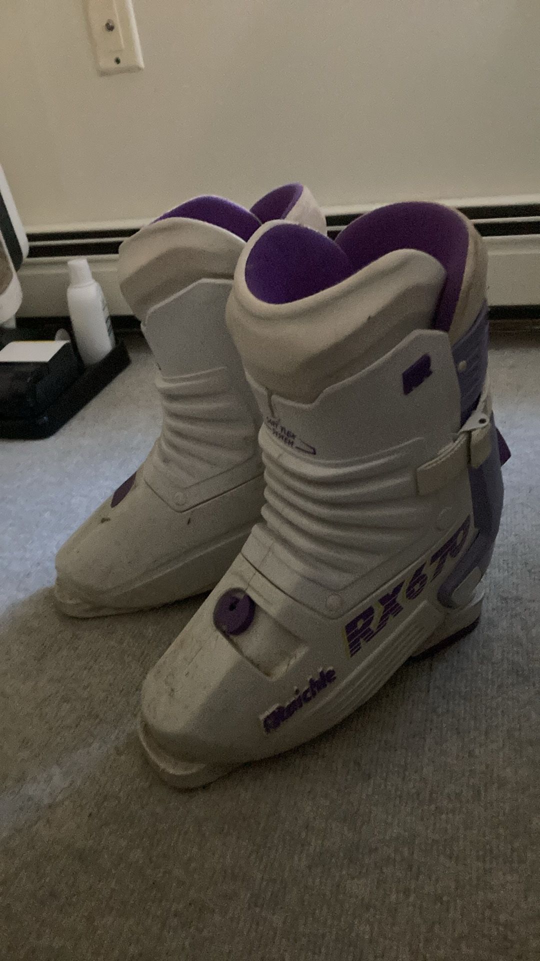 Woman’s Ski Boots