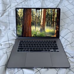 Apple MacBook Air 15 inch M2 Chip