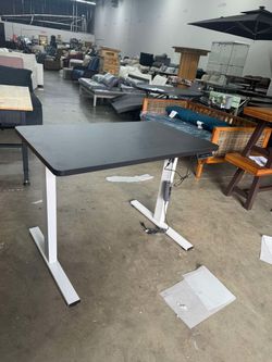 FLEXISPOT EN1 40"x24" One-Piece Standing Desk, Black 1" Thick Seamless Desktop, 176 LBS Capacity, Home Office Use, 4 Memory Presets, Dual Monitor Setu