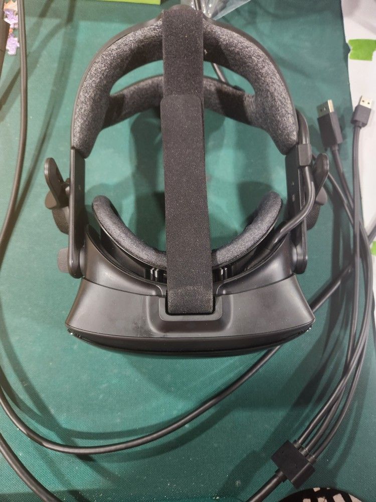 Valve Index Full Set w/3 Vive Trackers