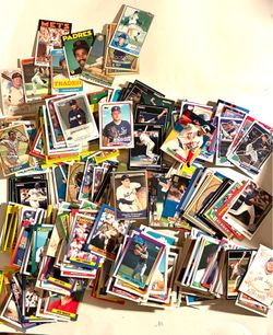 Lot of baseball cards