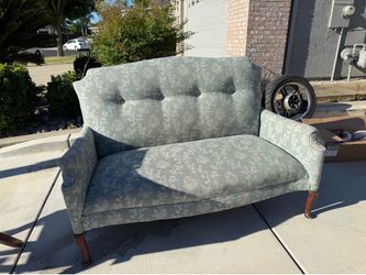 Vintage love seat