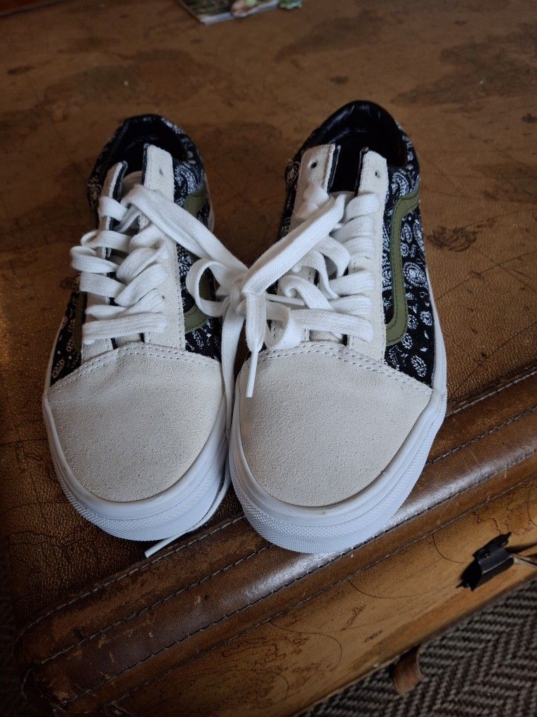 Women's Van's Size 6