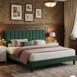 VELVET QUEEN SIZE BED 💥89.00 💥👉 BRAND NEW NEVER USE 👈