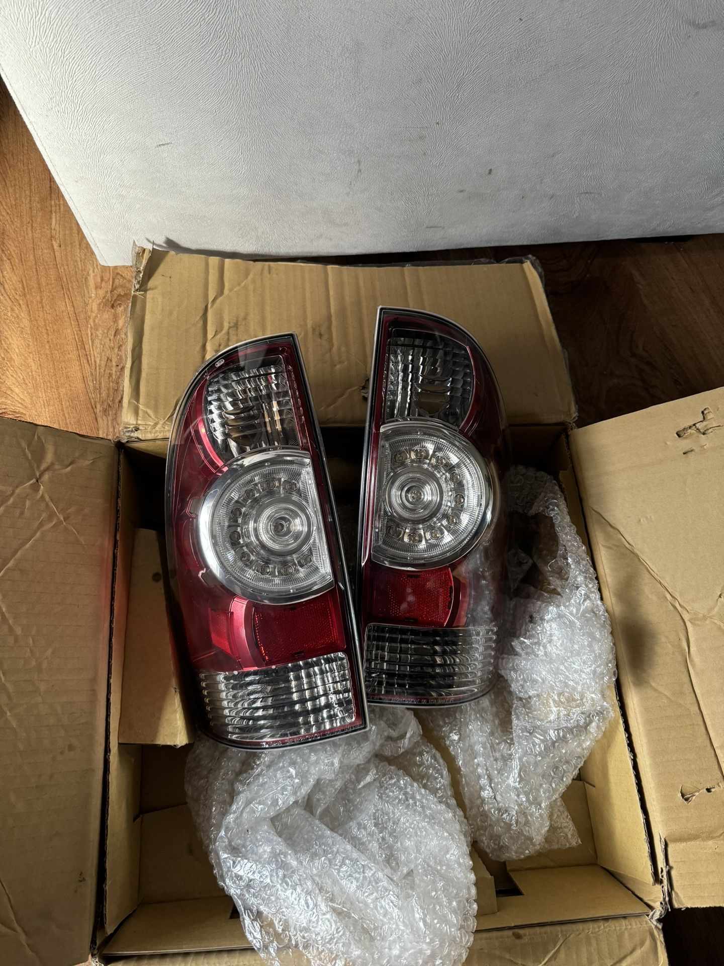 Tail Lights Toyota Tacoma 2015 OEM In Good Condition 
