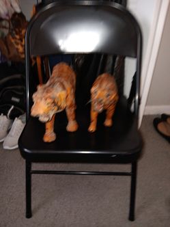Tiger statues