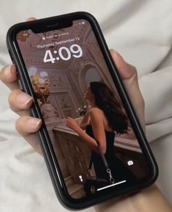 Black iPhone 11