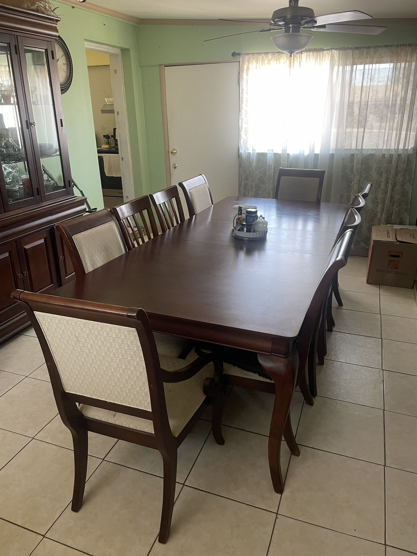 Dinning Table and Chairs